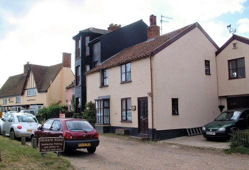 Lima Cottage is close to the beach and the village green